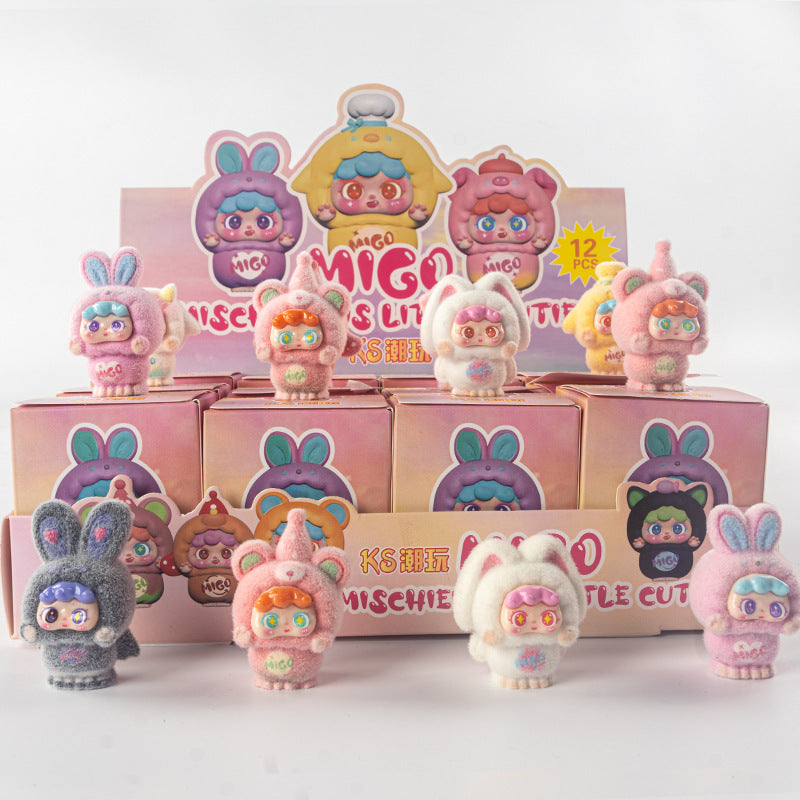 A Flocking small ornaments doll