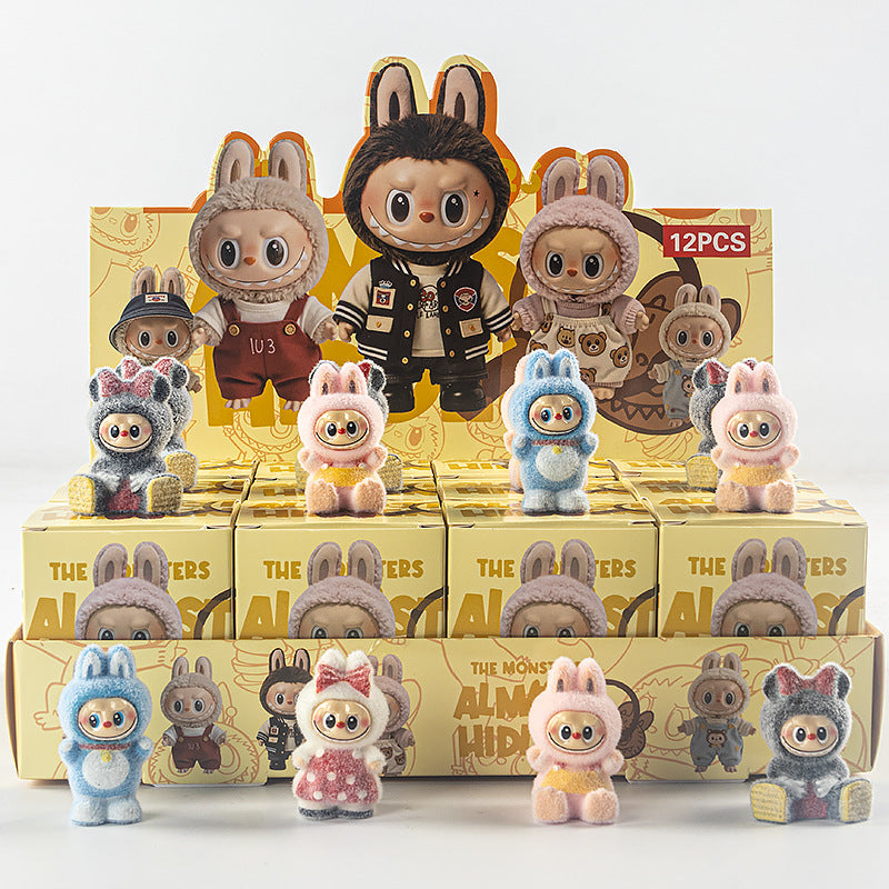 A Flocking small ornaments doll